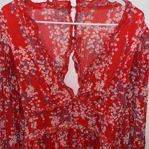 Floral lantern sleeve dress. Open back. - Picture 2 of 4